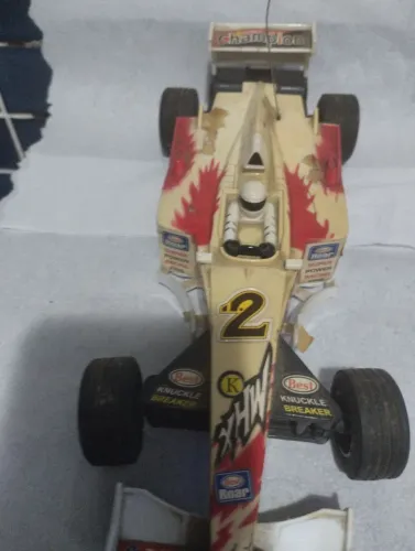 Miniatura carro de corrida dos anos 80/90 , número 2 ,usado