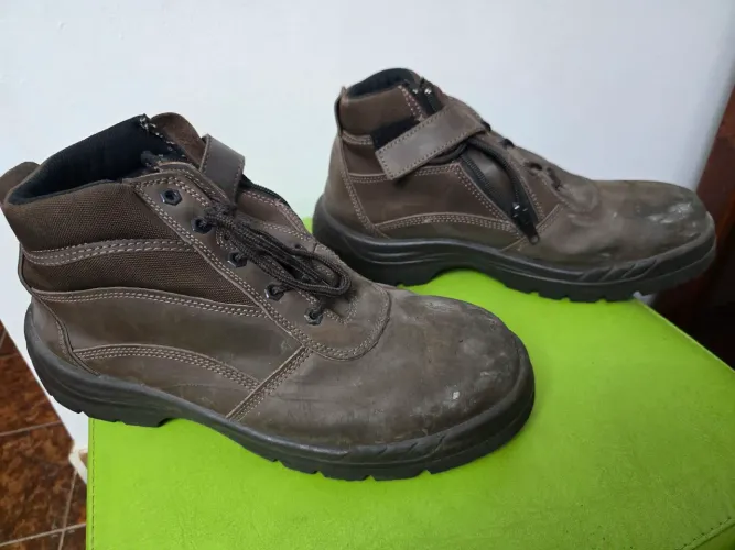 Bota Jackeroo n°46 com bico de ferro anti esmagamento