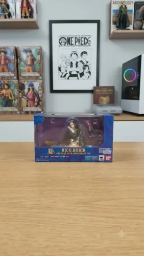 Nico Robin ONe Piece Figuartz