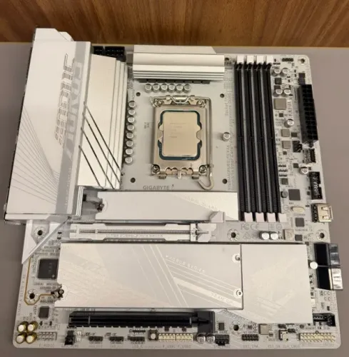 KIT i7-12700KF+B760-M AORUS AX WIFI
