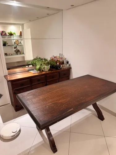 Mesa restaurada de madeira maciça estilo colonial em imbuia