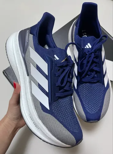 Tênis Adidas Ultraboost 5 tamanho 42