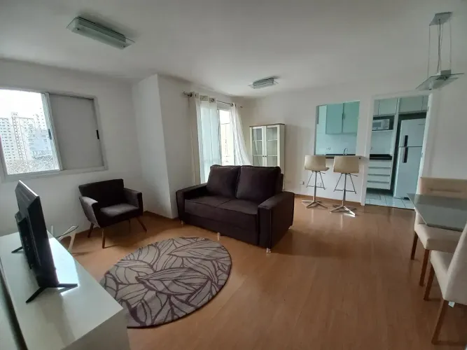 Imóvel para aluguel possui 75 metros quadrados com 2 quartos em Água Verde - Curitiba - PR