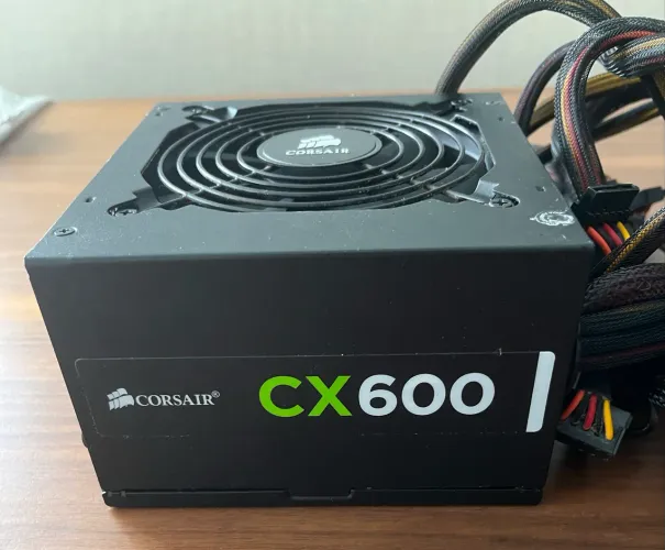 Fonte Corsair 600w CX600 V2