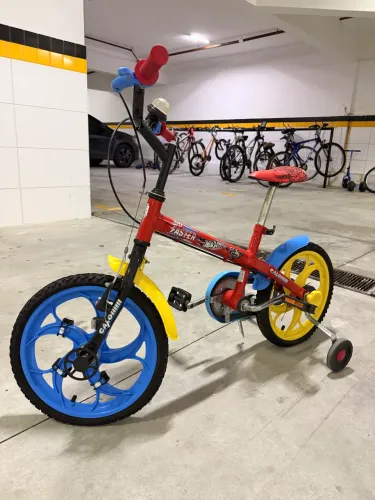 Bicicleta Caloi Hot wheels
