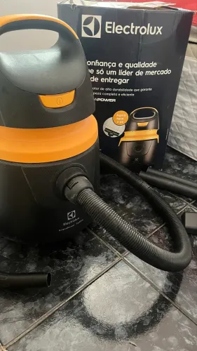 Aspirador de Pó e Água Electrolux Acqua Power 1400W - Pouco Uso
