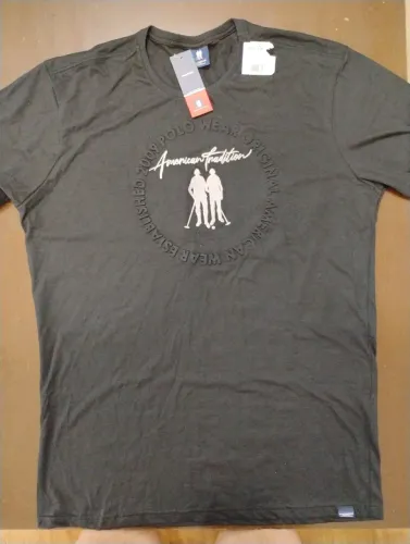 Camiseta Preta - Básica