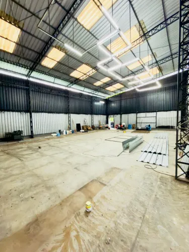 Galpão 250m2 + mezanino de 200m2 de salas