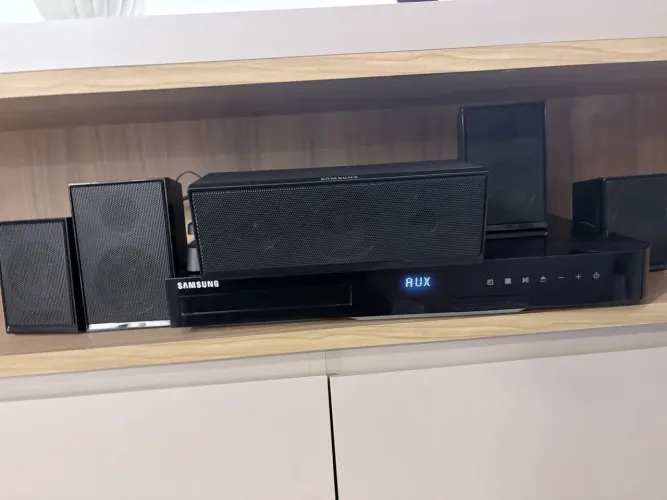 Home Theater Samsung 1000W RMS - Modelo HT-F5525WK/ZD (Completo)
