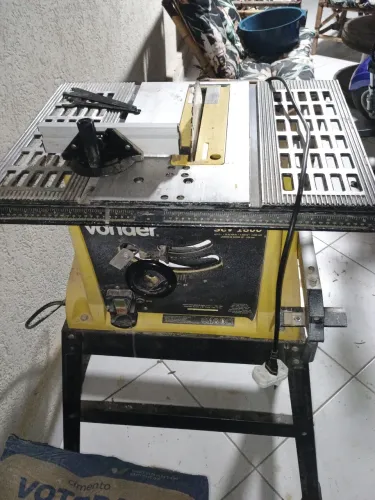 Vendo cerra 700.00