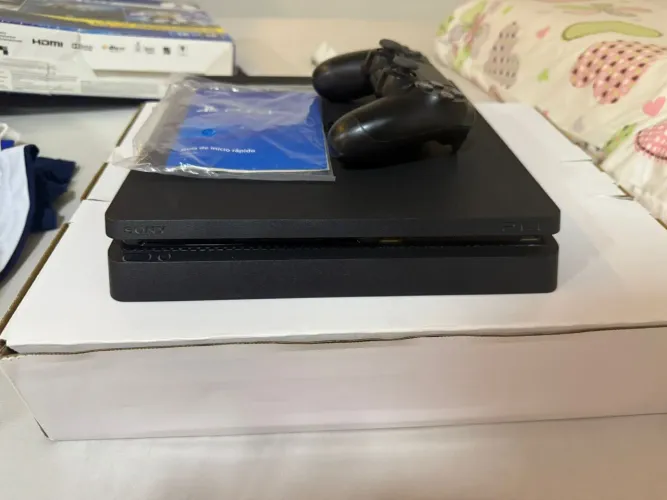 PS4 slim 1TB