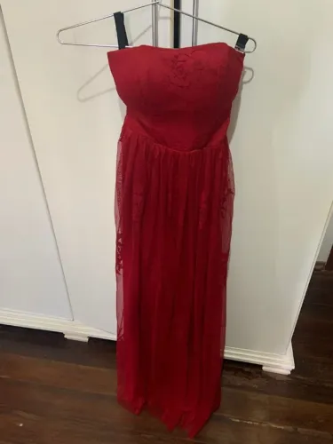 vestido rendado vermelho PP tomara que caia