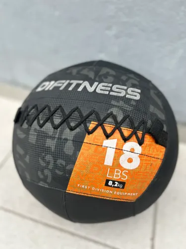 Wall Ball D1 Fitness 18 Lbs (8,2kg) - Profissional (Estado de Nova)