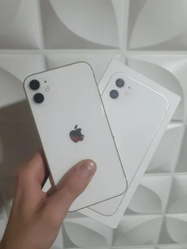 iPhone 11 64GB - Branco