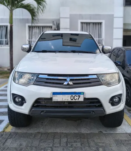 Mitsubishi L200 Triton HPE 3.2 CD TB Int.diesel AUT 2015