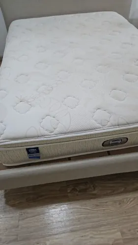 Cama box casal com colchao Simmons