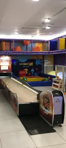 Brinquedo de boliche ? para salão de festas buffet Casa chácaras bares etc