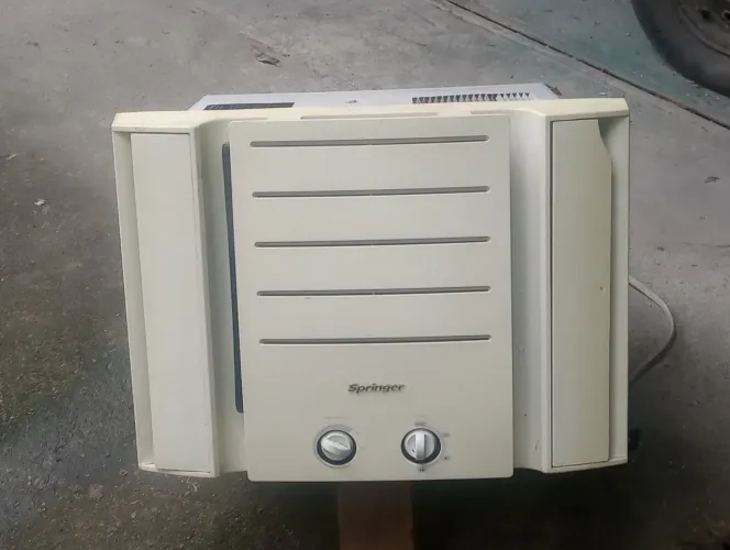 Ar condicionado Springer 10000 com defeito