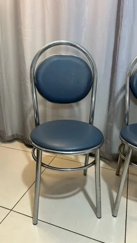 Conjunto com 4 Cadeiras Carraro - Estilo Retrô/Vintage