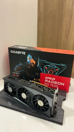 PLACA DE VÍDEO RX7600