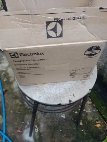 Vende Se Um Moto De Refrigerador 1/4 Eletrolux