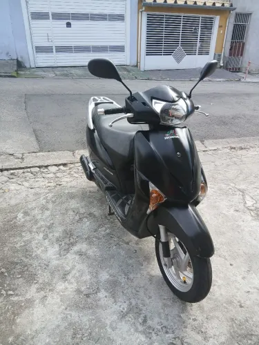 Moto lead 2014