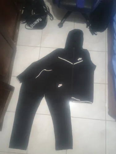 Kit Nike Tech Preta