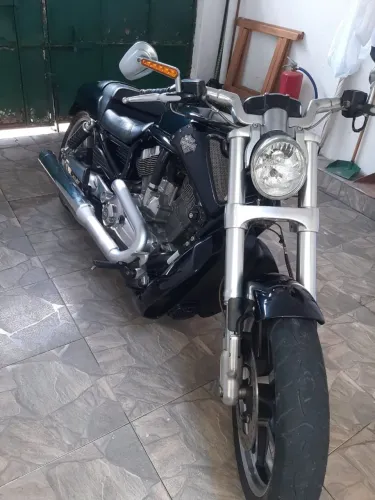 Vendo HARLEY-DAVIDSON V-ROD ANO 2013