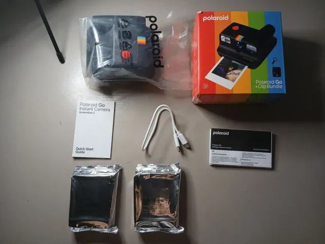 Câmera Polaroid Go Gen 2 + 2 filmes refill de 8 fotos