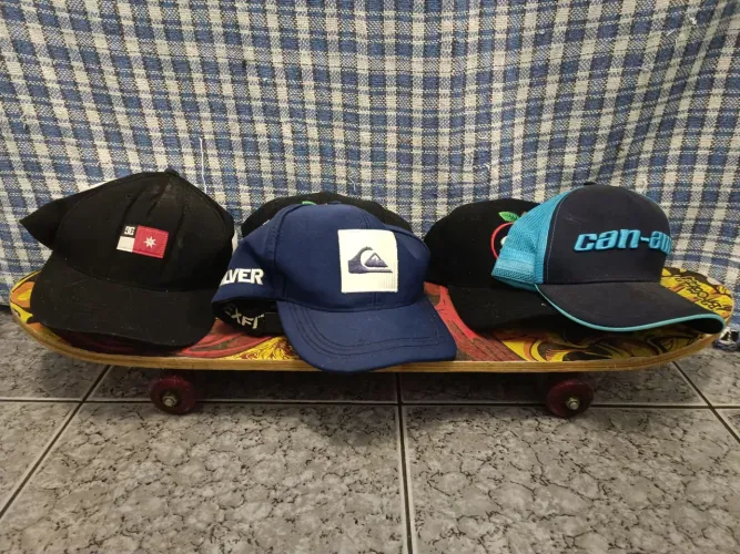 Skate Retro + 6 bonés retro .