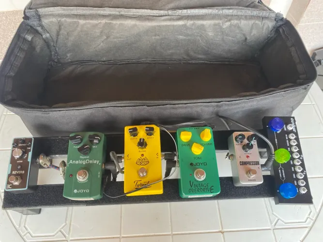 Pedalboard + case