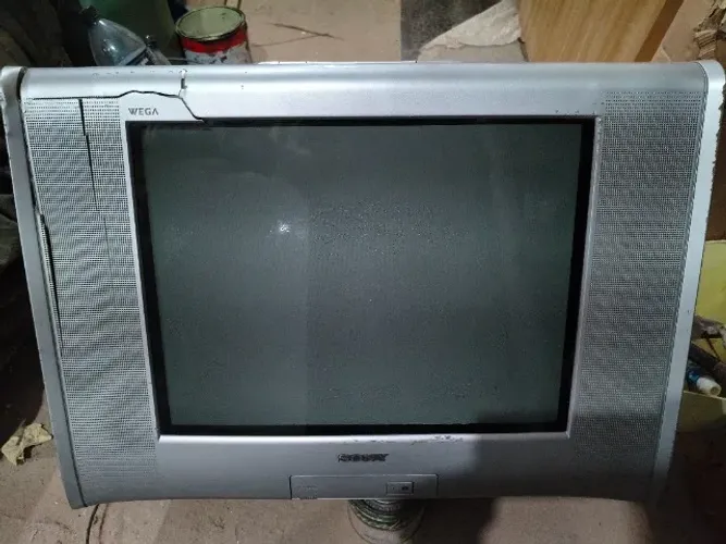 TV SONY DE 23 POLEGADAS - FUNCIONANDO