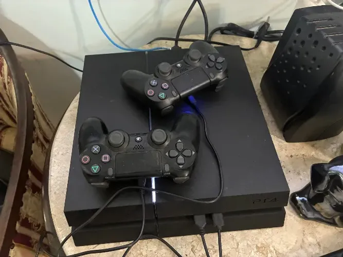 Playstation 4 FAT 1TB Jailbreak com dois controles