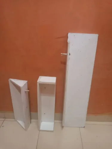 Três prateleira