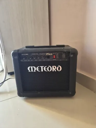 Cubo Amplificador guitarra Meteoro Space Jú- nior 35gs 35w Cor Preto
