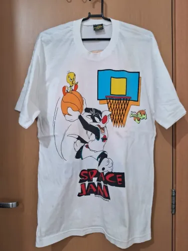 Camiseta Original Warner Bros-1 Filme Space Jam 1996. Tamanho M. Pouquíssimo usada! Só 139