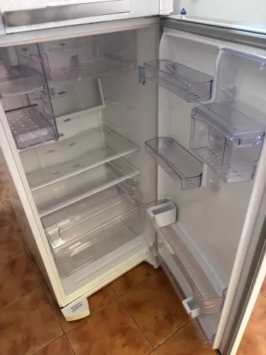 Geladeira Eletrolux 430l impecável 