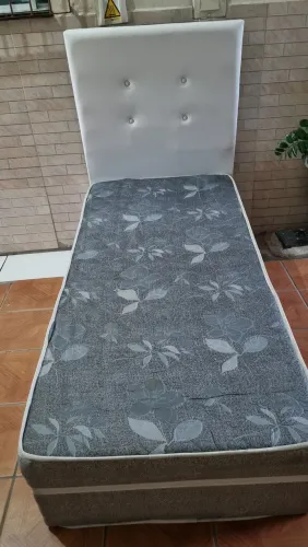 Cama box de solteiro com cabeceira 