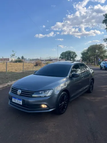 Volkswagen Jetta Comfortline 1.4 TSI 16V 4P Aut. 2017
