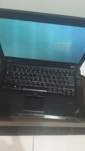 Notebook usado,possui defeito no teclado mas funciona bem