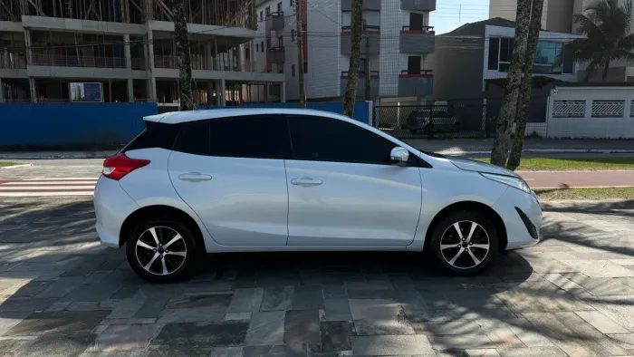 Toyota Yaris Live 1.3 Flex 16V 5P AUT 2021