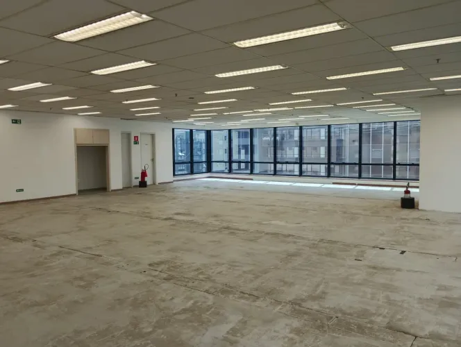 Sala comercial na Alameda Santos, 466 - Cj.102 218 m²