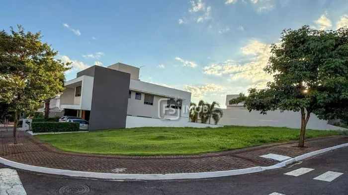 Terreno Lote de Esquina 463m² em Gleba Palhano, Londrina - Condomínio Fechado