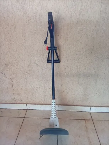 APARADOR DE GRAMA ELÉTRICO 220 V