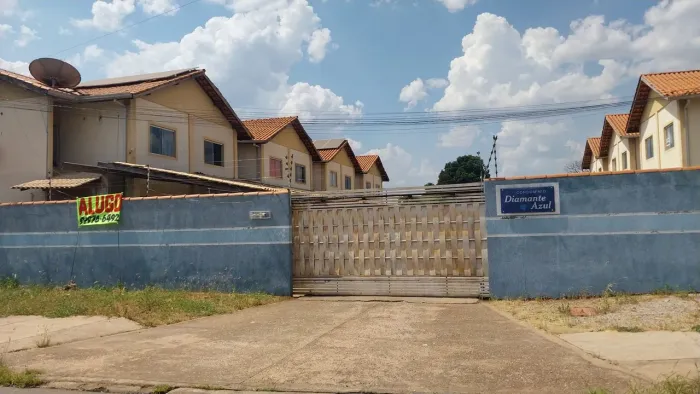 SOBRADO NO CONDOMÍNIO DIAMANTE AZUL NO BAIRRO PASCOAL RAMOS