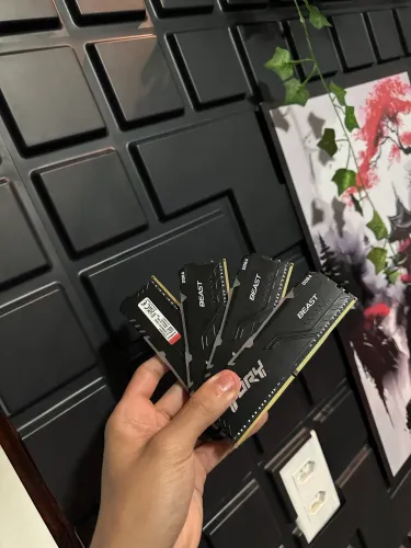 Fury best RGB DDR4 32gb (4x8gb) 3200MHZ