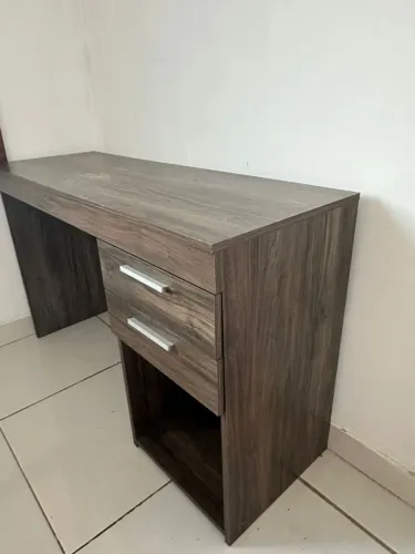 Escrivaninha ou mesa de estudos  1.20cm