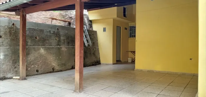 Excelente casa à venda no Centro, em Barra Mansa!!