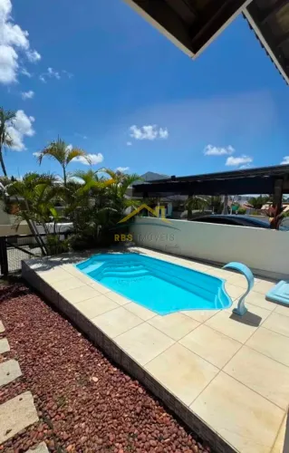 Casa em Condomínio 2/4 suíte Piscina Abrantes baixou 480 mil