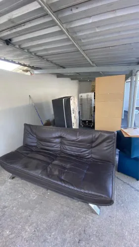 Sofá cama de couro